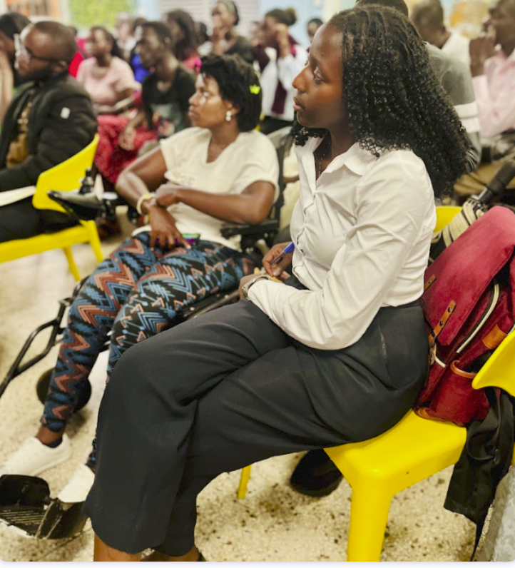 Ugandan university students collaborating on the AniScholar platform